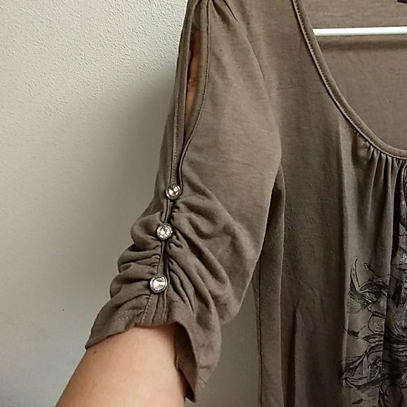 Top - Picture 2 of 3